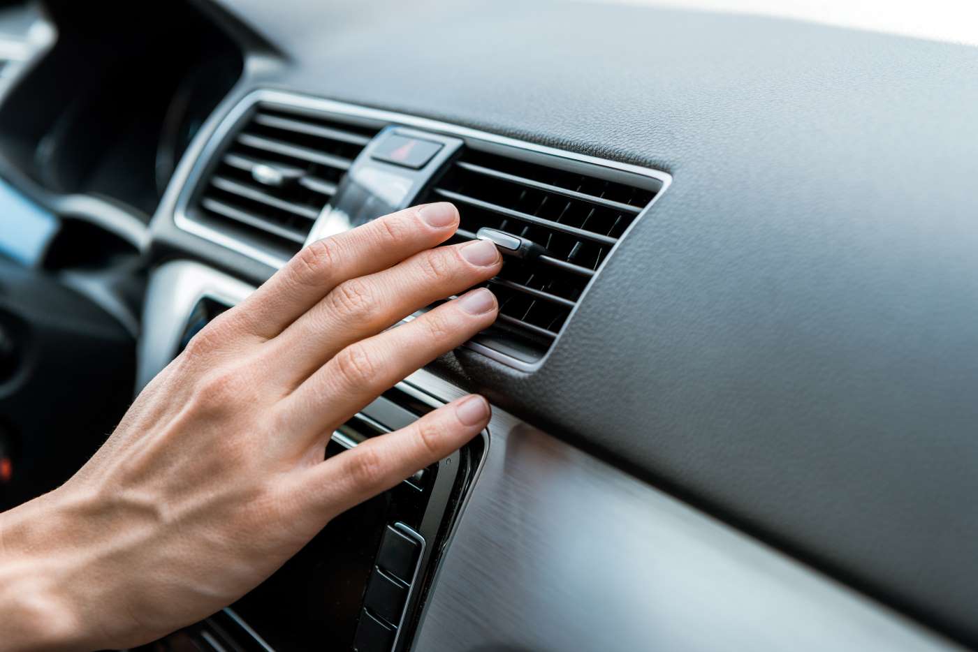 Cómo hacer mantenimiento del aire acondicionado de tu coche