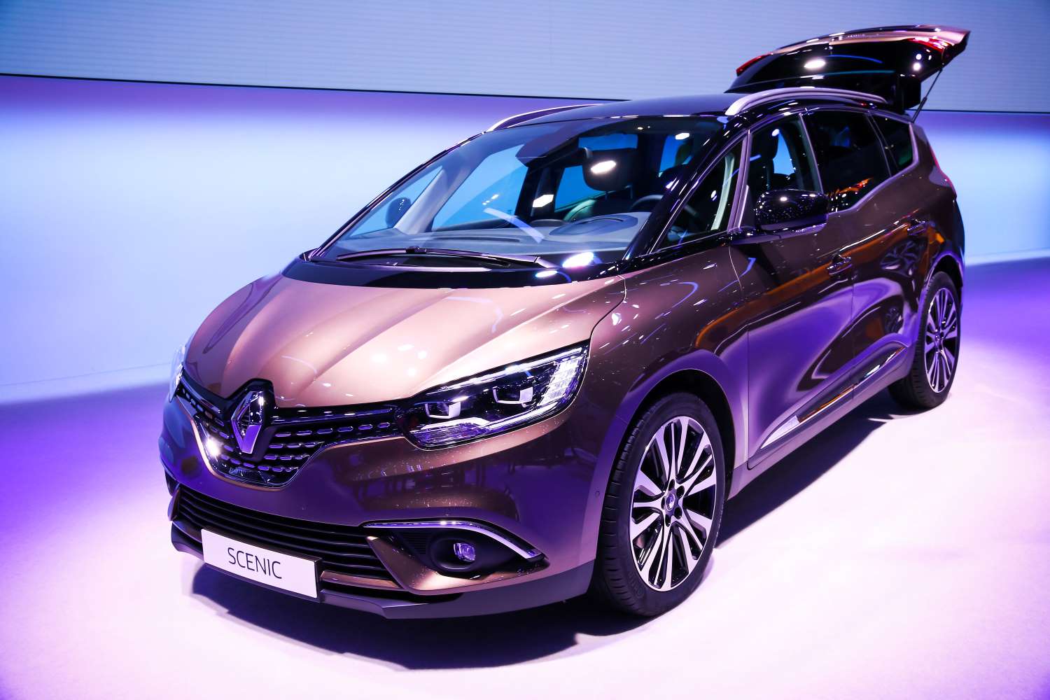 Renault Scenic a prueba: Descubre todo lo que puede ofrecerte